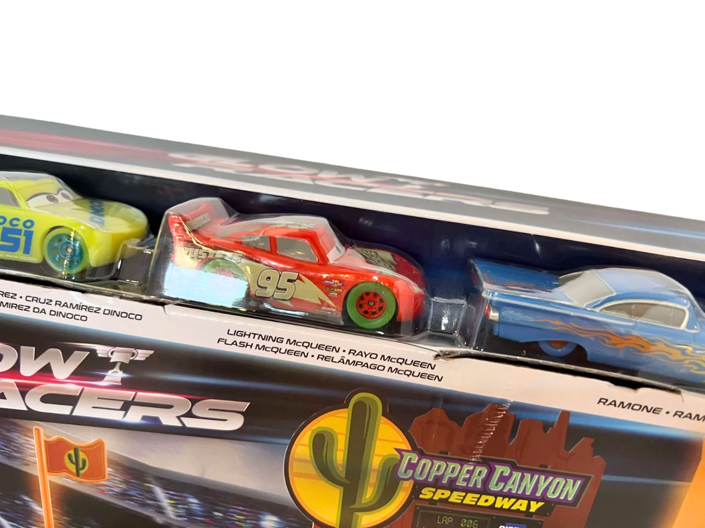 【GLOW RACERS】COPPER CANYON GLOWING GARAGE プレイセット(2023)