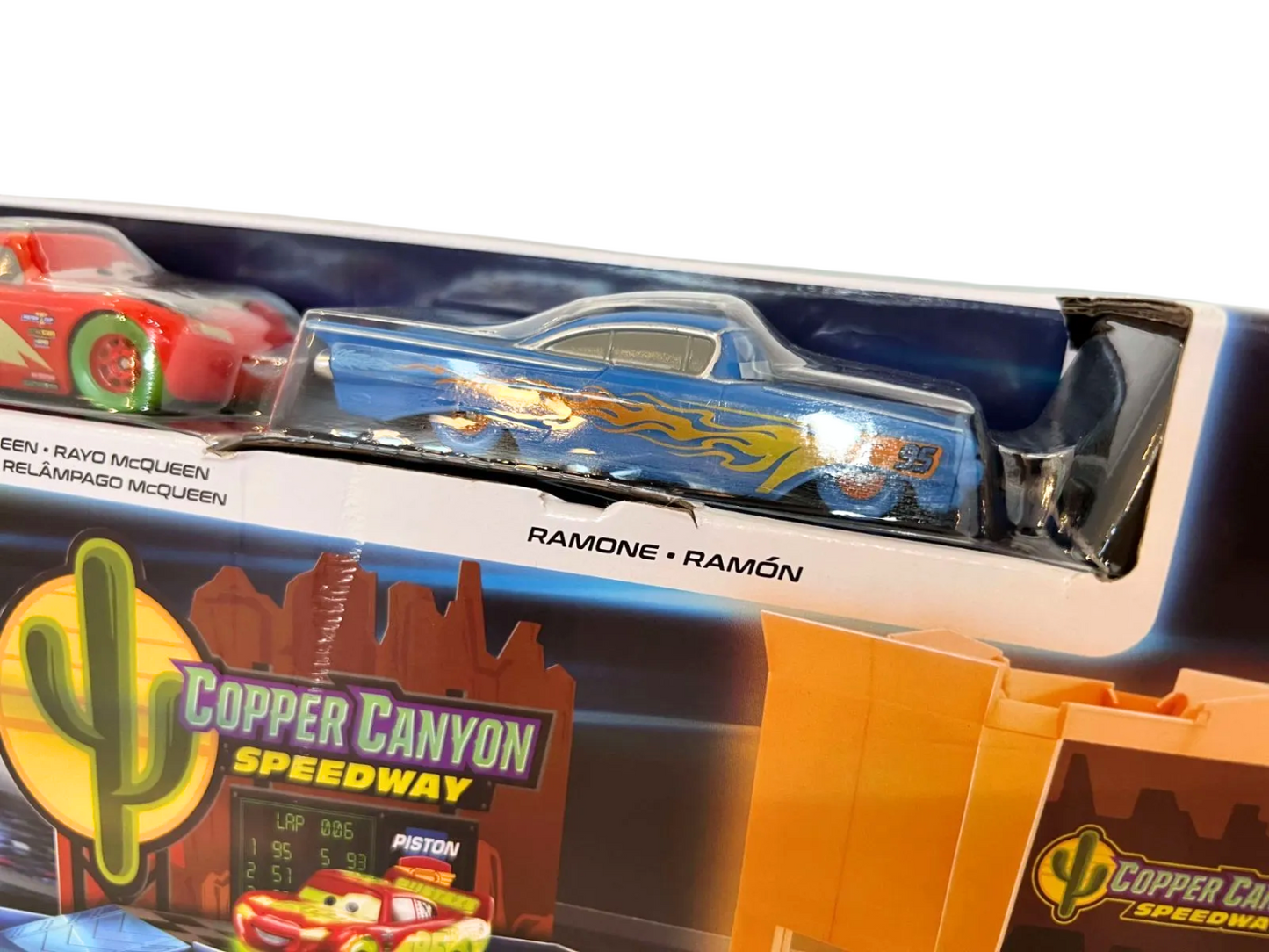 【GLOW RACERS】COPPER CANYON GLOWING GARAGE プレイセット(2023)