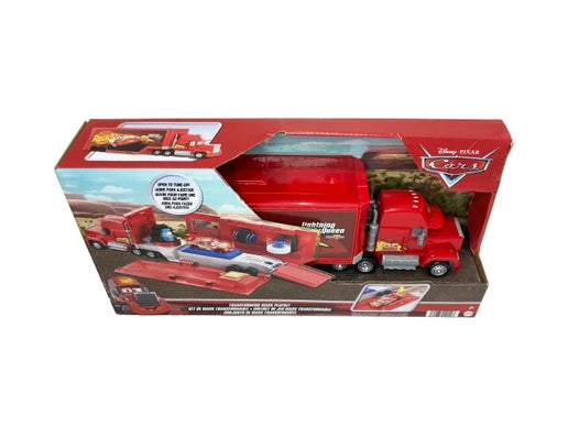 TRANSFORMING MACK PLAYSET