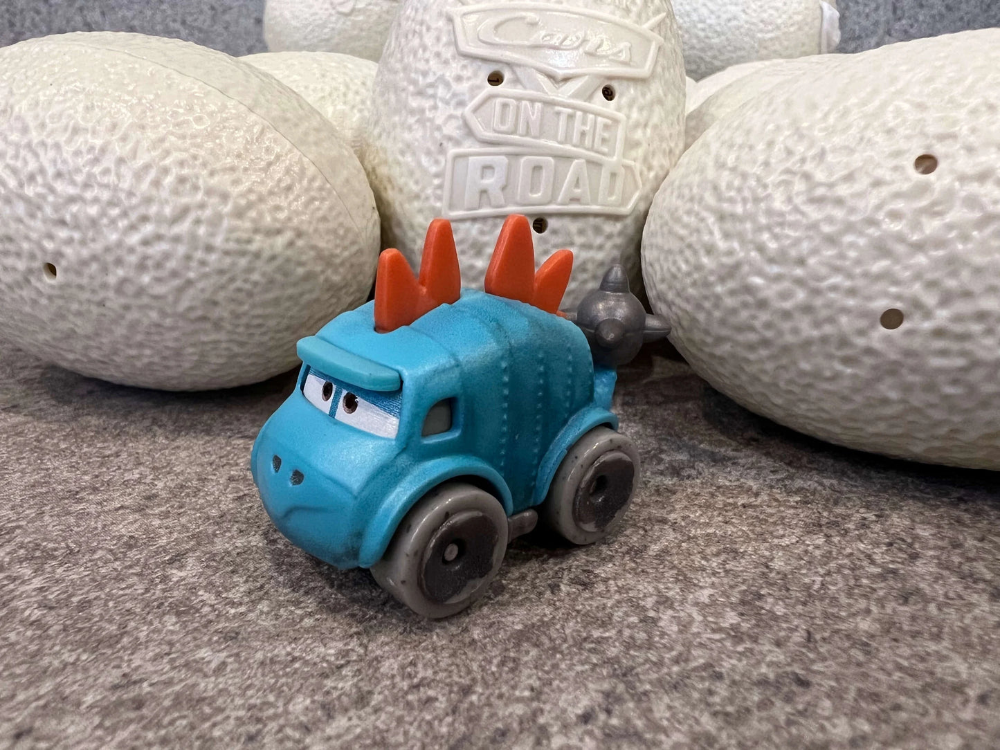 【中身は届いてからのお楽しみ ミニレーサーズ】DINO-EGGS(ON THE ROAD 2023)