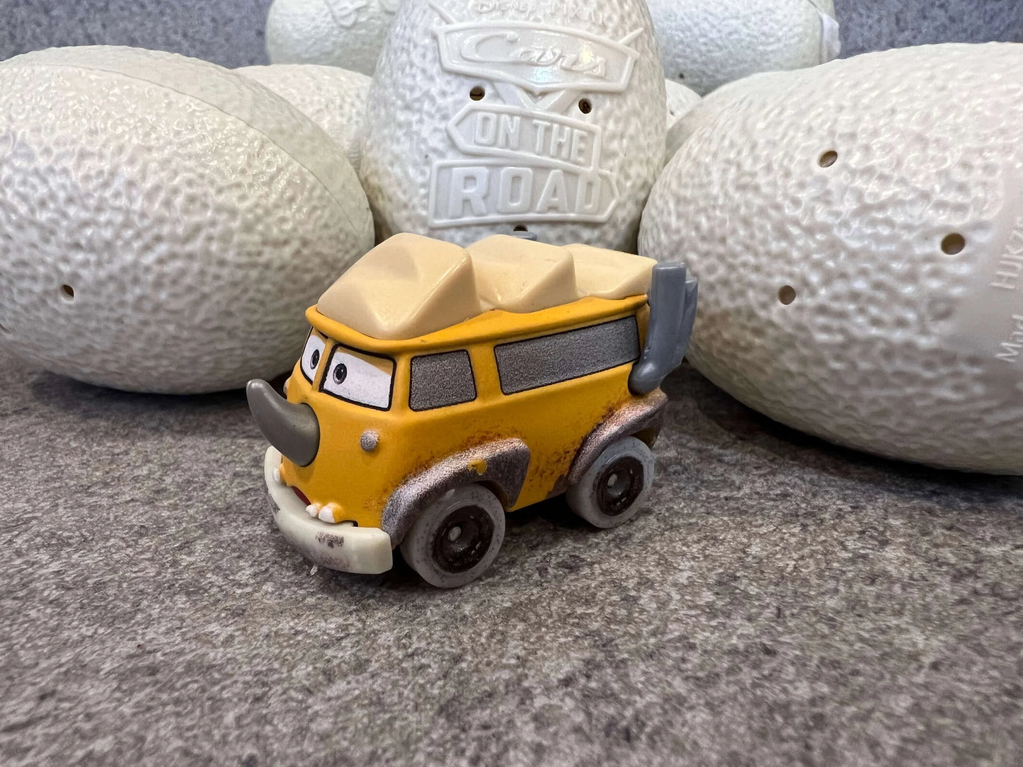 【中身は届いてからのお楽しみ ミニレーサーズ】DINO-EGGS(ON THE ROAD 2023)
