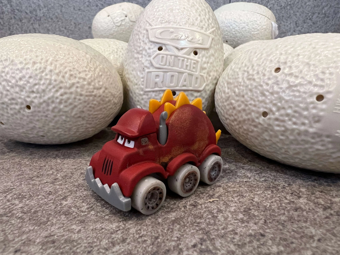 【中身は届いてからのお楽しみ ミニレーサーズ】DINO-EGGS(ON THE ROAD 2023)