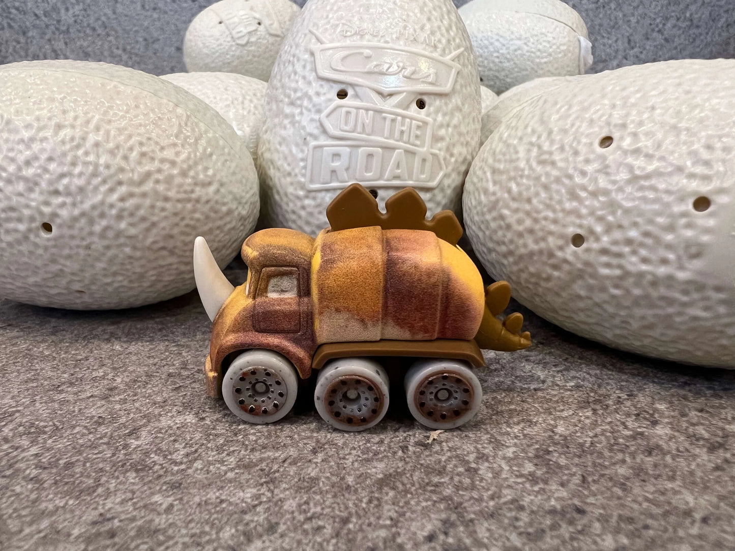 【ミニレーサーズ】DINO-EGGS クアドラトルコサウルス(ON THE ROAD 2023)