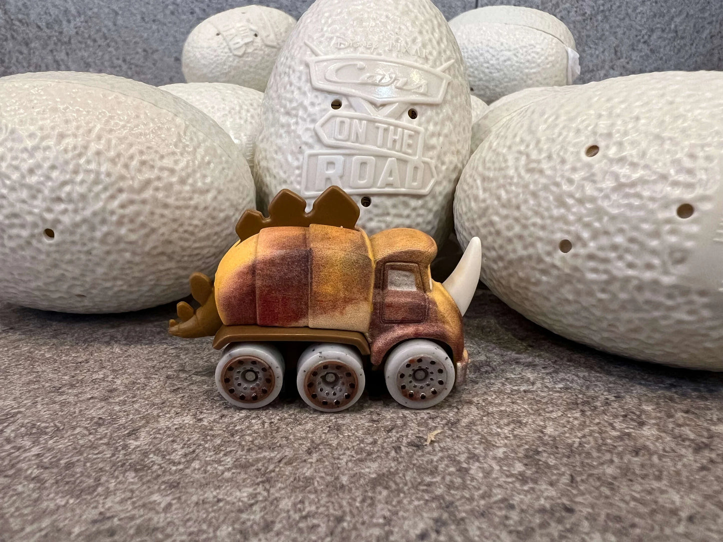 【ミニレーサーズ】DINO-EGGS クアドラトルコサウルス(ON THE ROAD 2023)