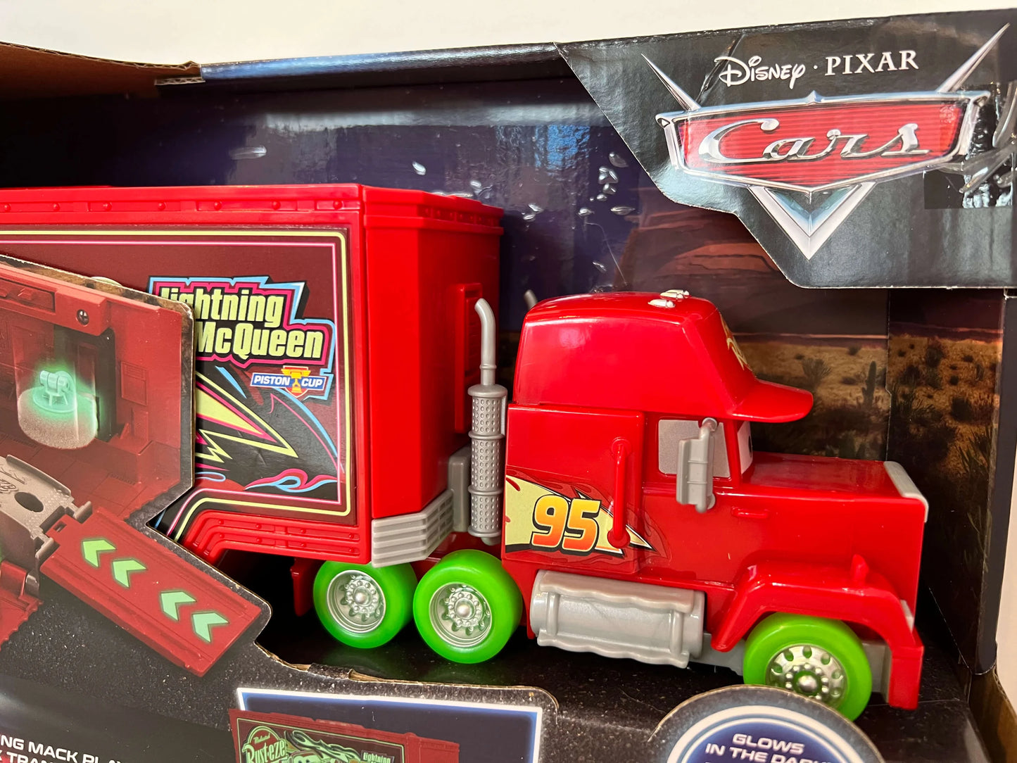 【GLOW RACERS】TRANSFORMING MACK PLAYSET(2023)
