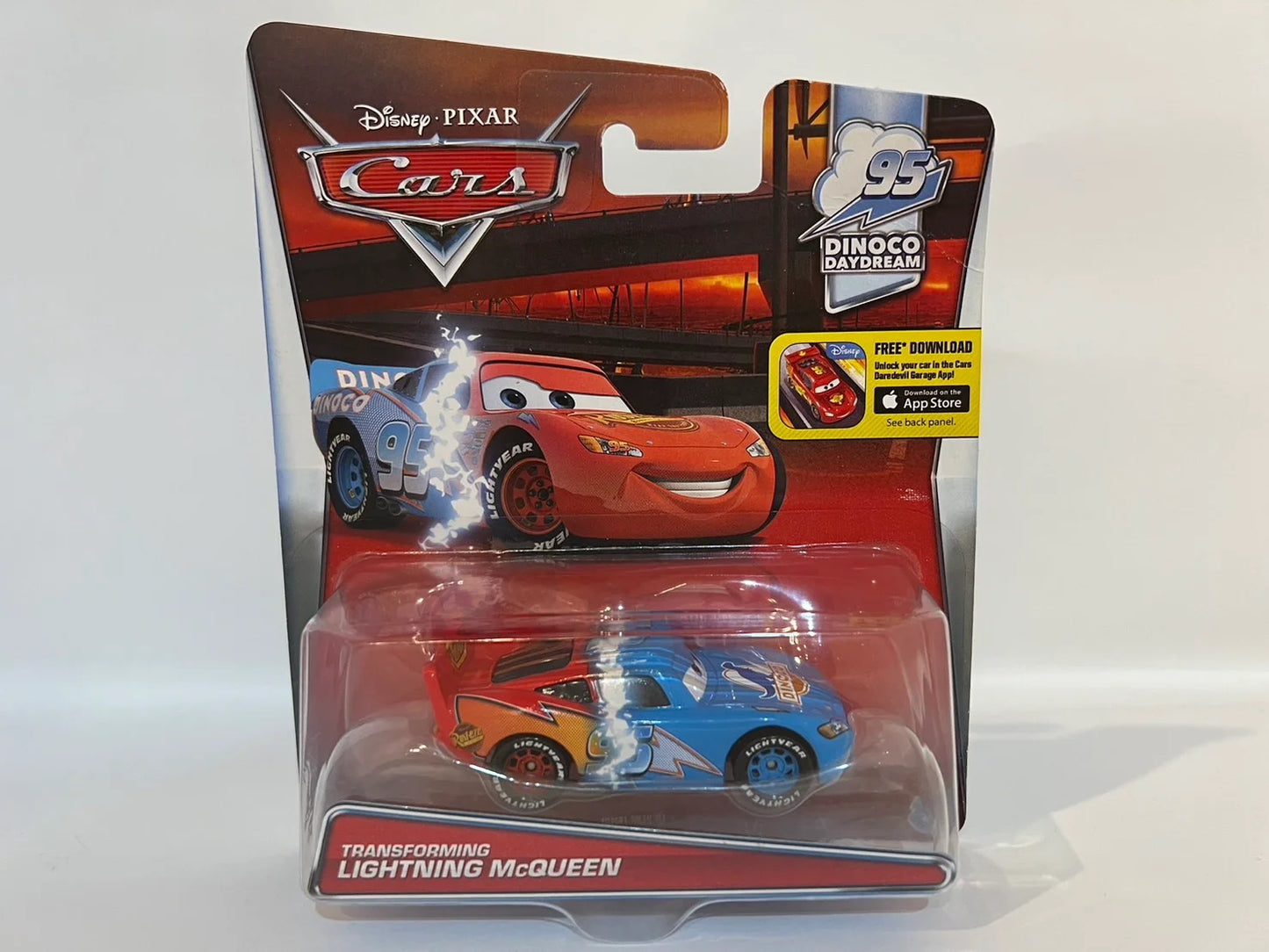 TRANSFORMING LIGHTNING McQUEEN(2016)