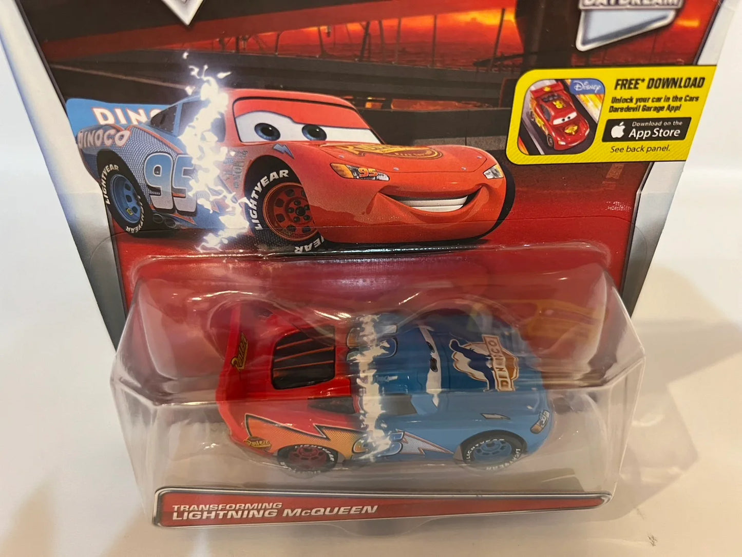 TRANSFORMING LIGHTNING McQUEEN(2016)
