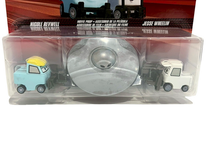 NICOLE REVWELL & JESSIE WHEELIN +（UFO）MOVIE PROP（2024）