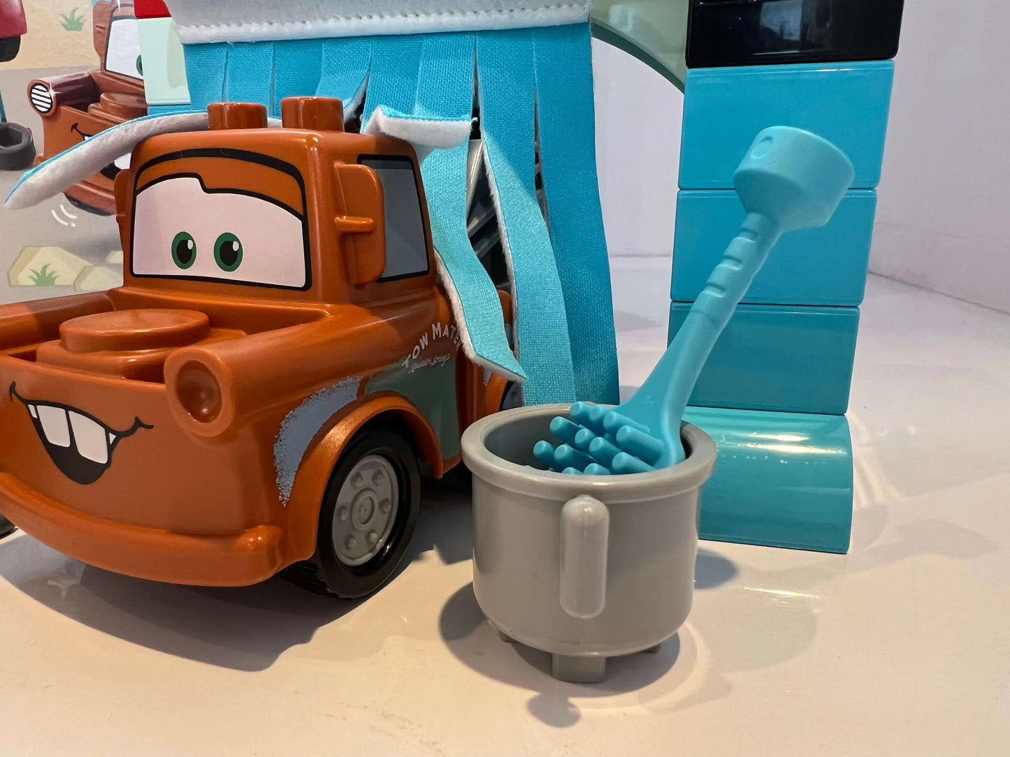 【LEGO】LIGHTNING McQUEEN & Mater's Car Wash Fun プレイセット